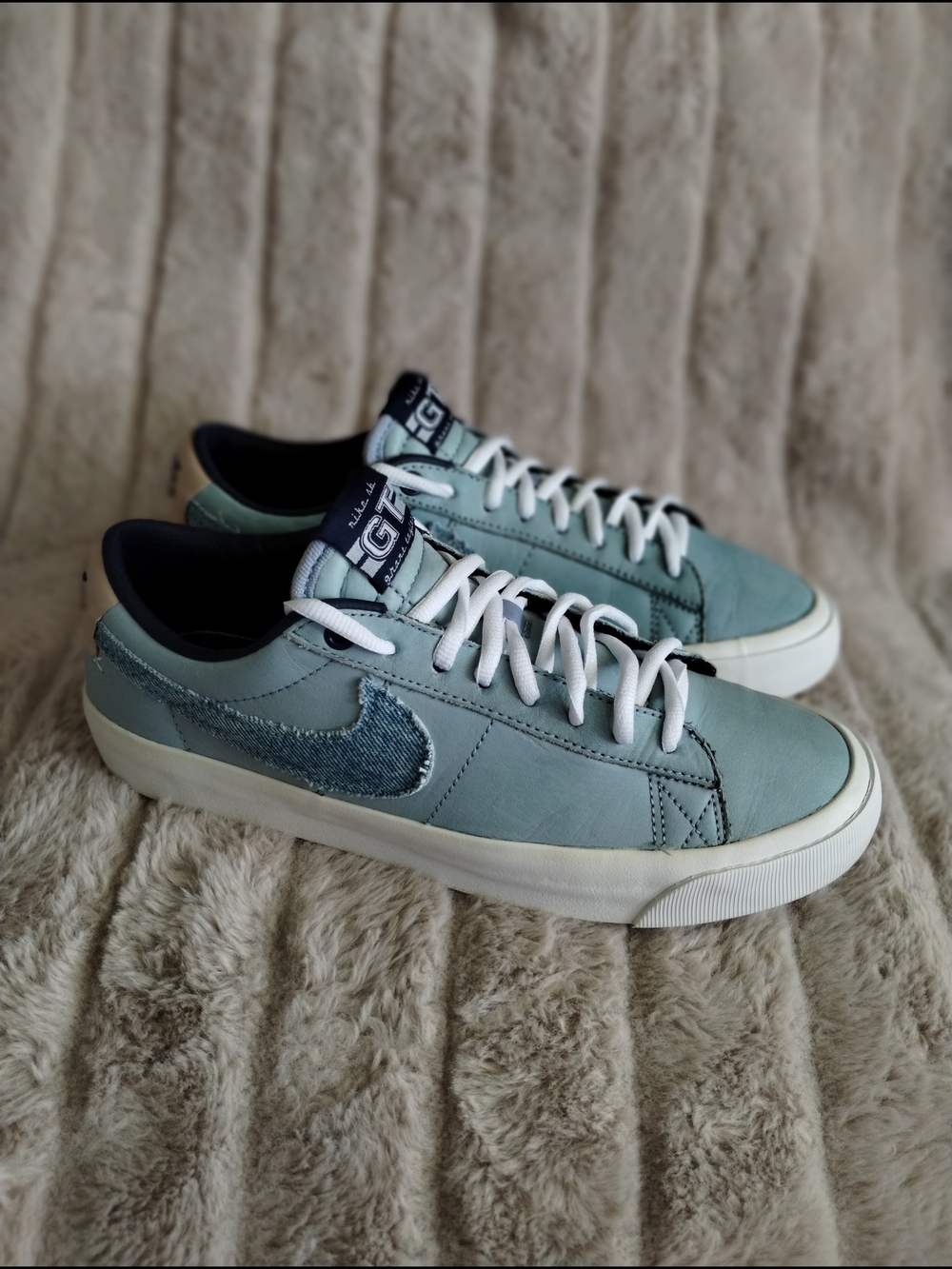 Nike Blazer Low GT Blue Denim Swoosh Sneakers Men’s 7 Women’s 8.5 Skate Shoes